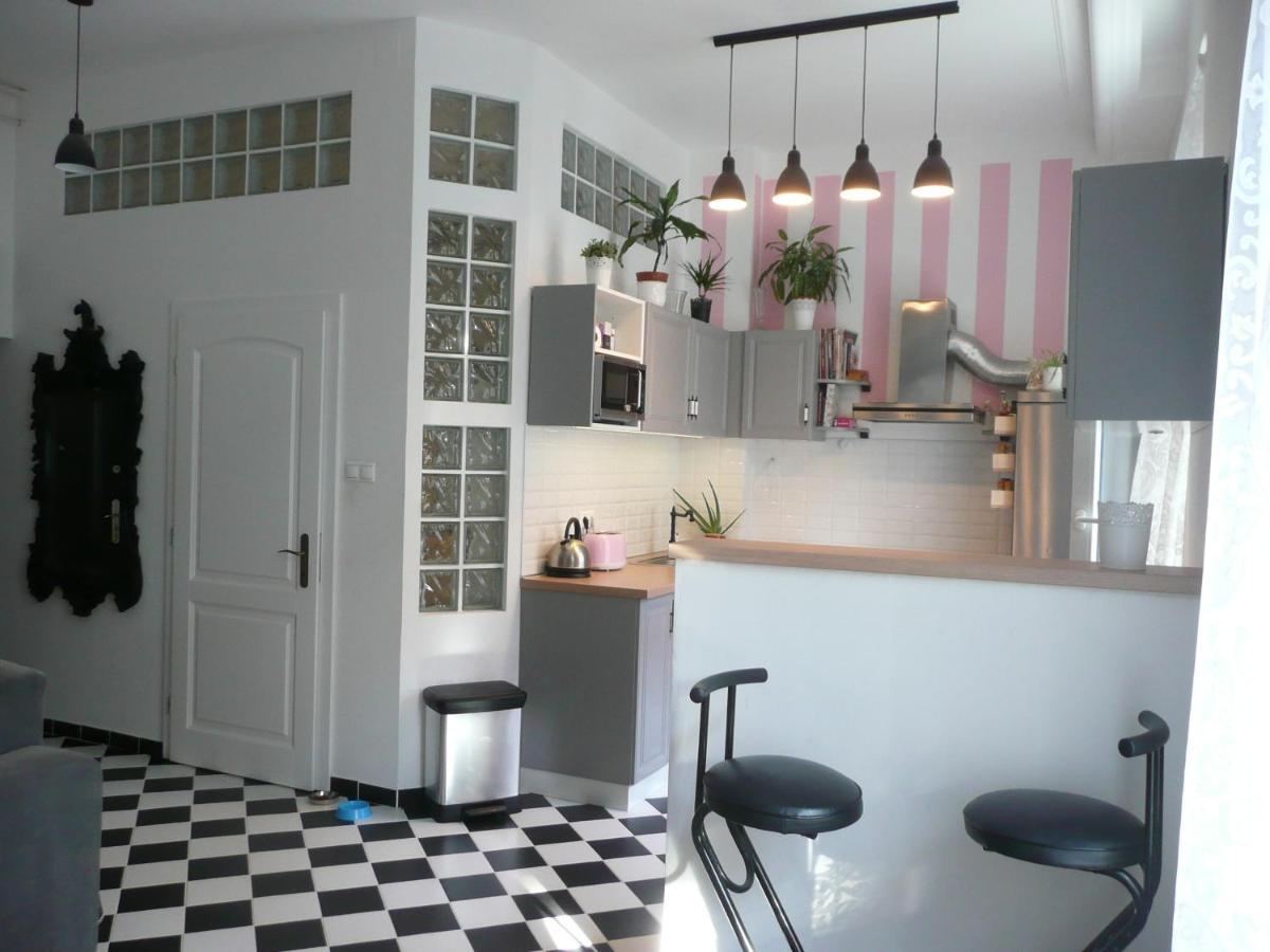 Modern City Center Location: Party, Sightsee, Rest Apartment *